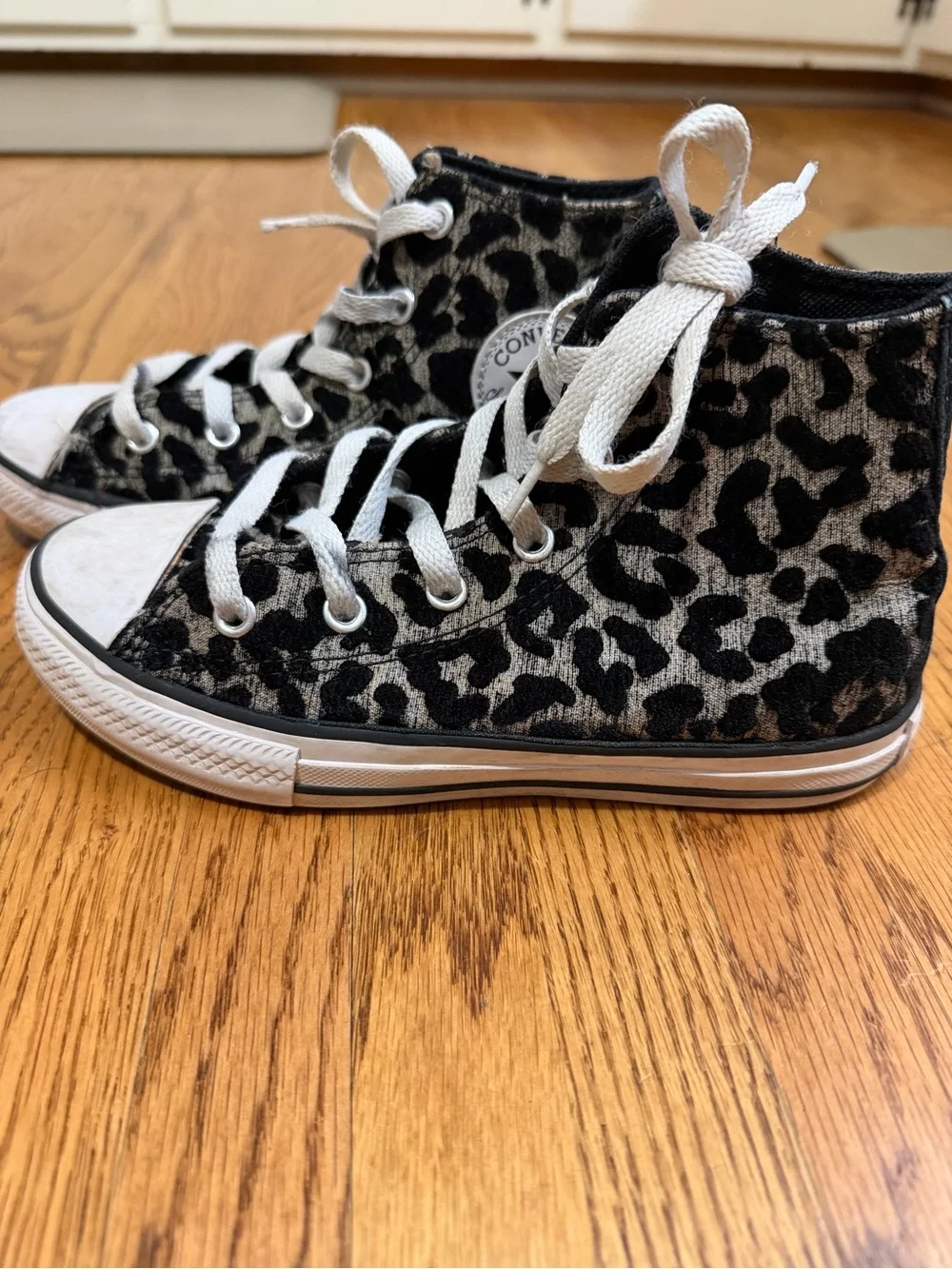 Converse Kids High-Top Sneakers in Black and White Leopard Print